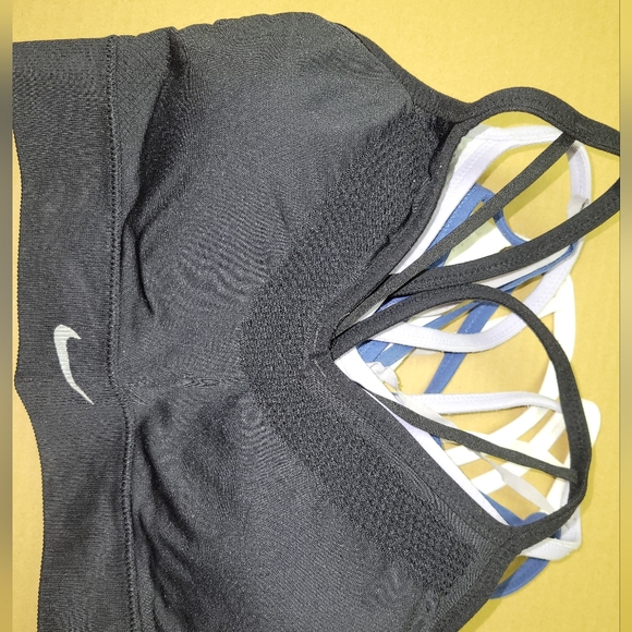 4 Nike Sports bras Med - Picture 11 of 16